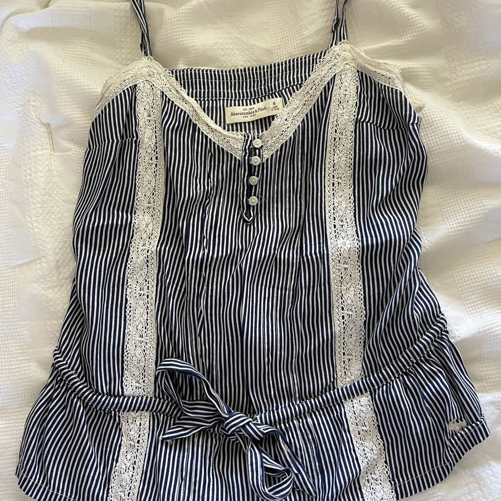 Abercrombie & Fitch Top